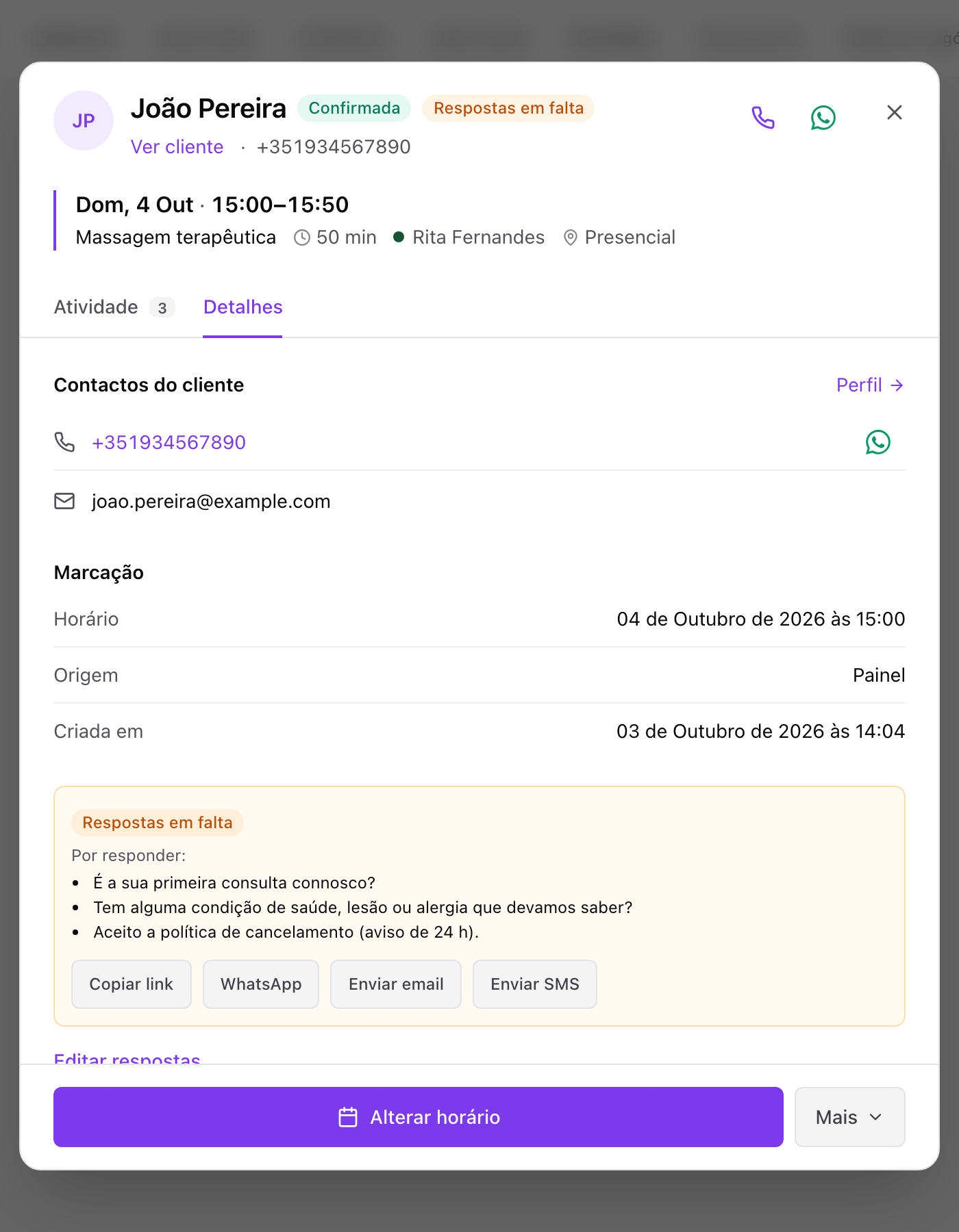 Booking in the dashboard with the Answers missing label, the list of open questions and the Copy link, WhatsApp, Send email and Send SMS buttons